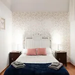 Urban Vintage-Styled Home - Wifi