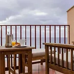 Livingtheocean & Big Terrace