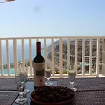 Casa Romantica De Balcon De Amadores