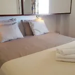 5 Min Walk From Yumbo! 417