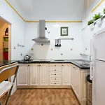 Urban Vintage-Styled Home - Wifi