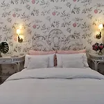 Casa Con Cuevita