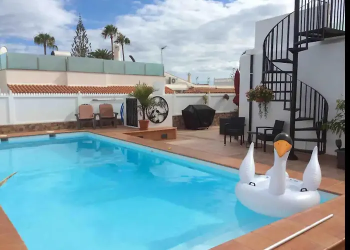 Villa Bahamas Private Heated Pool Close To Town.