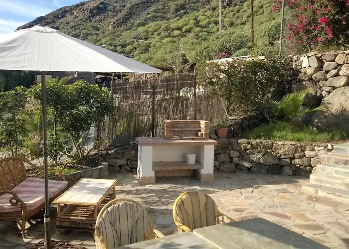 Charming 2-Bedroom Apartment With Garden In Mogan