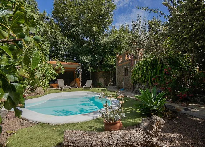 Villa Los Matos Pool And Garden Valleseco