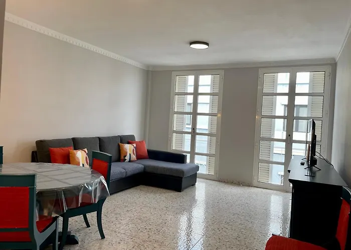 Homeforguest Amplio Apartamento En Triana