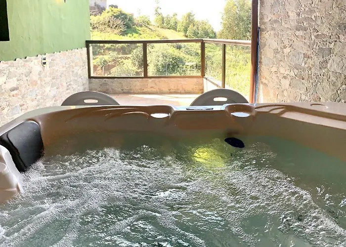 Encantadora casa rural en moya con jacuzzi y barbacoa