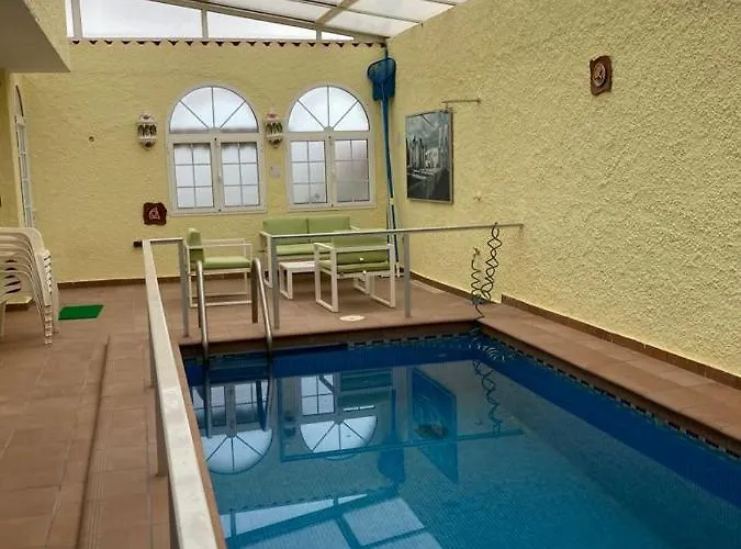 Villa Esther, con piscina cubierta/ indoor pool