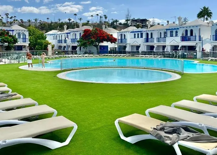 Playmar Relaxing Townhouse