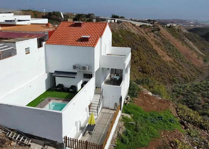 Villa Adrián
