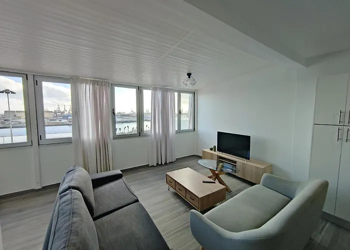 Luxury Port View R31