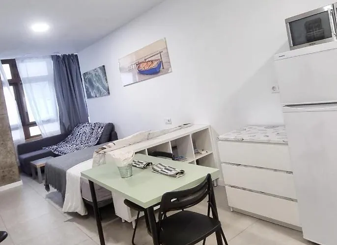 Playa De Las Canteras & Puerto Loft