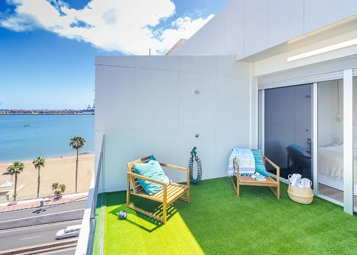 Flatguest Luxury Beach Terrace Loft - Wifi