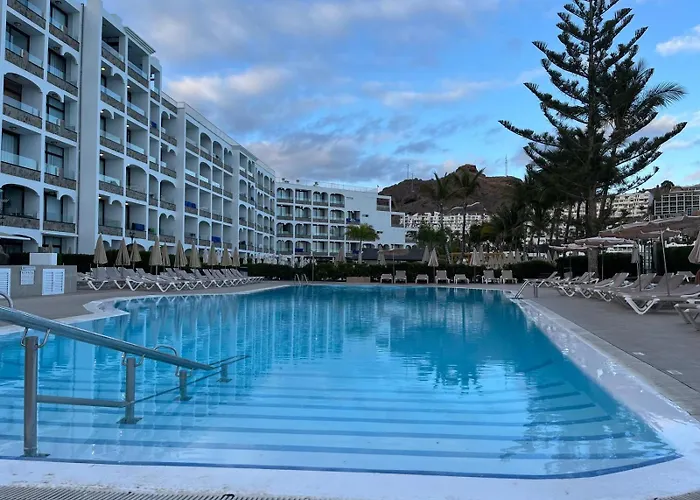 Riviera Paradise