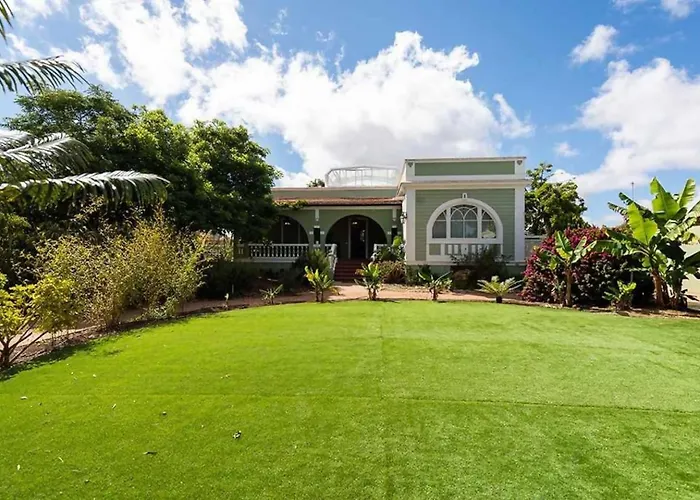 Amplia Villa de lujo con piscina climatizada