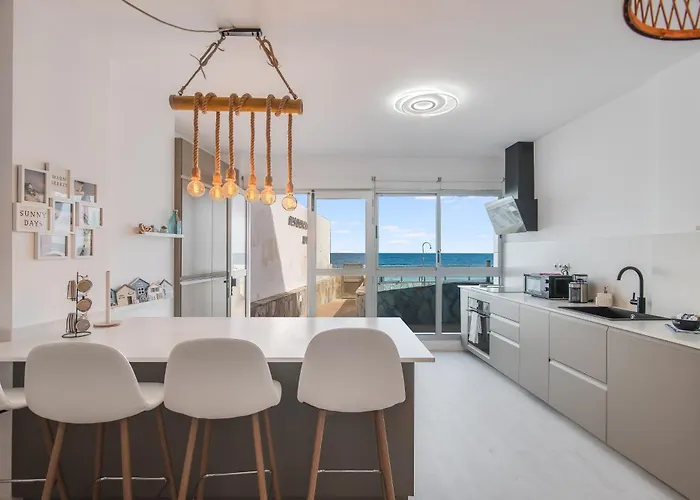 Home2Book Beachy Vibes Sea Side Apartment, Guia
