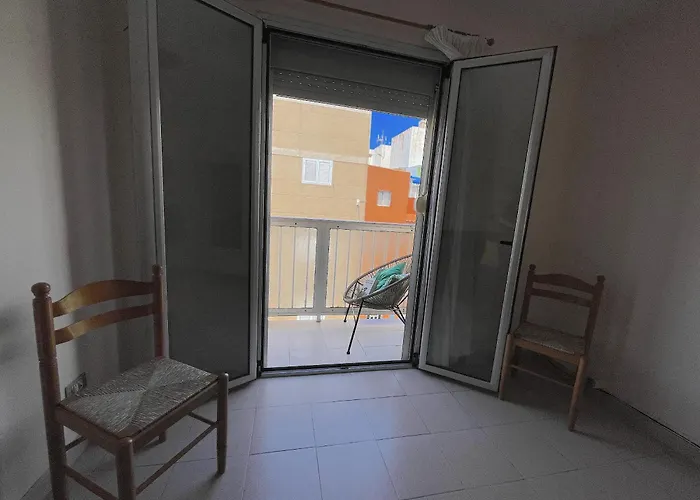 Exclusivo Apartamento Muy Cerca De La Playa De Arinaga Con Balcon