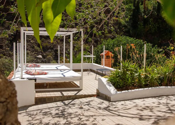 Room In Peaceful Villa 15 Min From The Beach