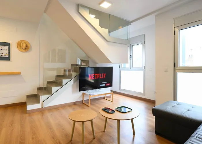 Brand New Spacious Duplex 100M From The Beach