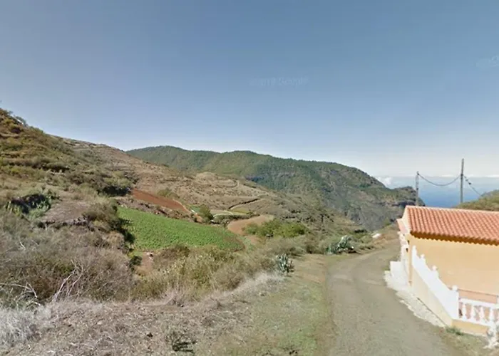 Villa Palomino - Sleeps 4 - Parking - Pet Friendly