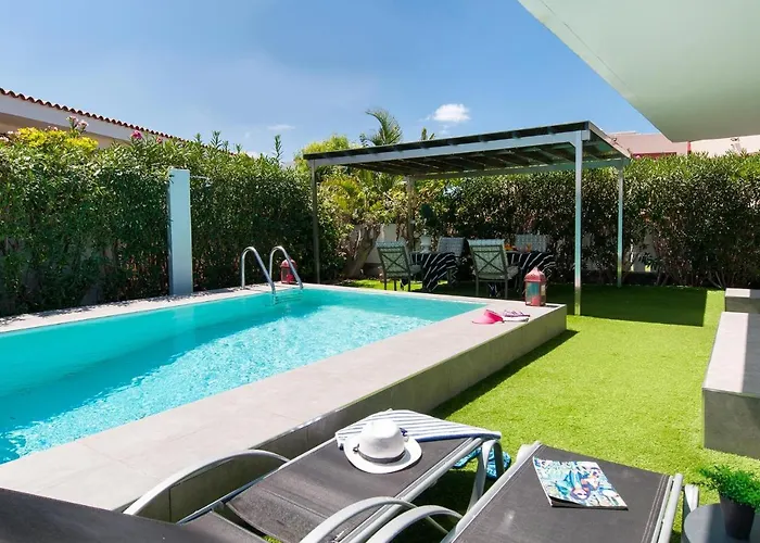 Beach House with private pool in San Agustín ET2