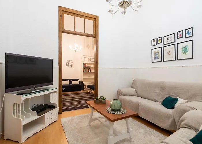 Urban Vintage-Styled Home - Wifi