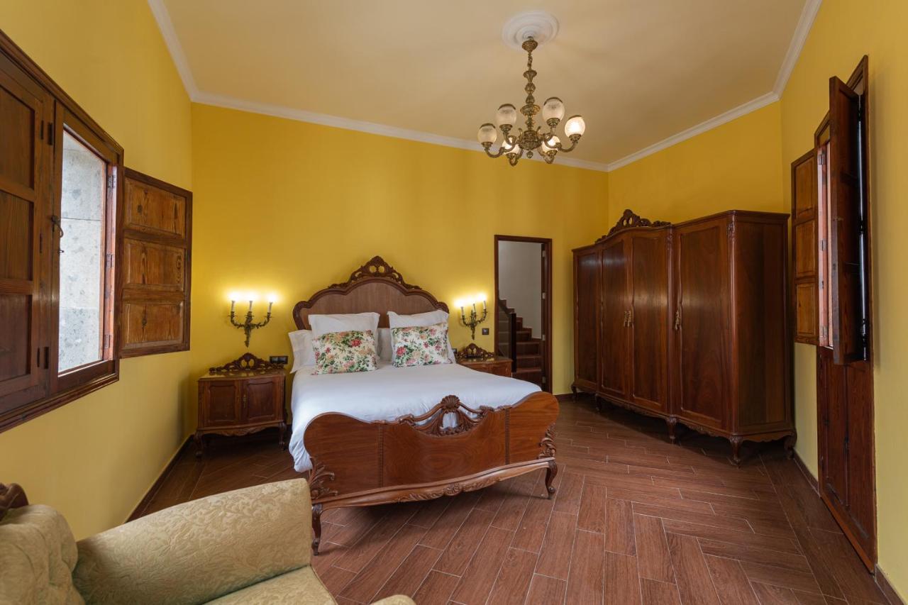 Homeforguest New Duplex With Rooftop Next To Cathedral Appartamento