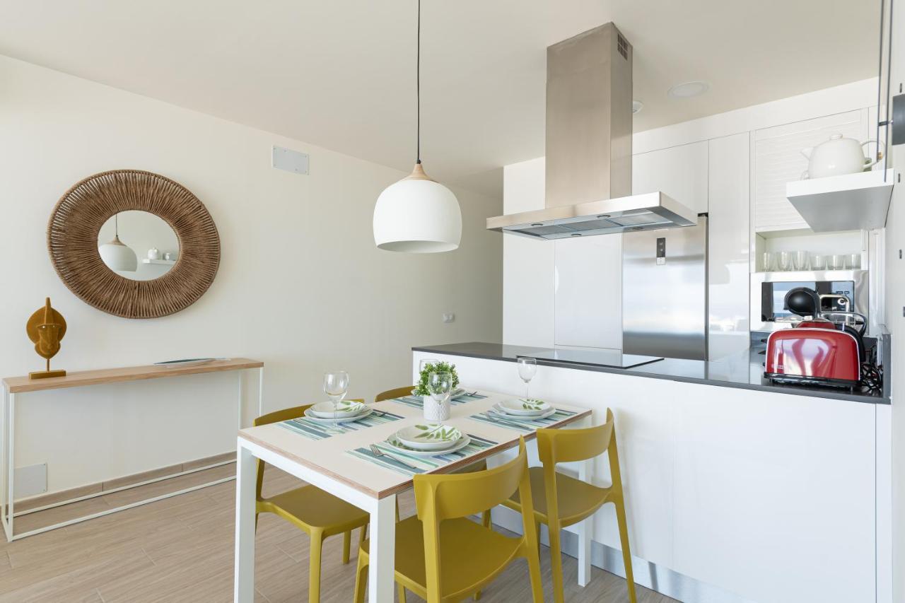 Elegant Living With Great Views Of Canteras Apartment