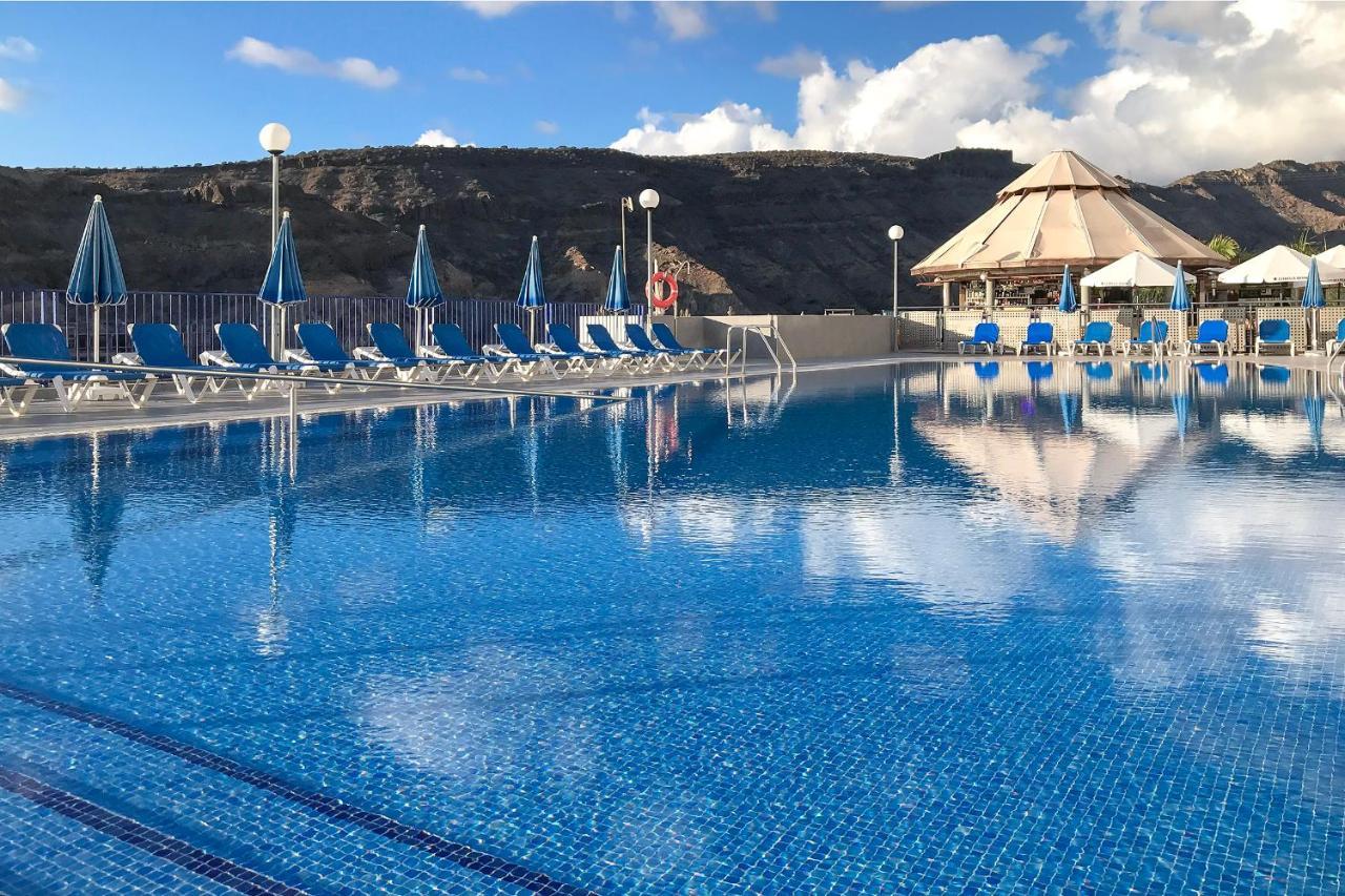 Stunning Views Guaranteed Apartment *