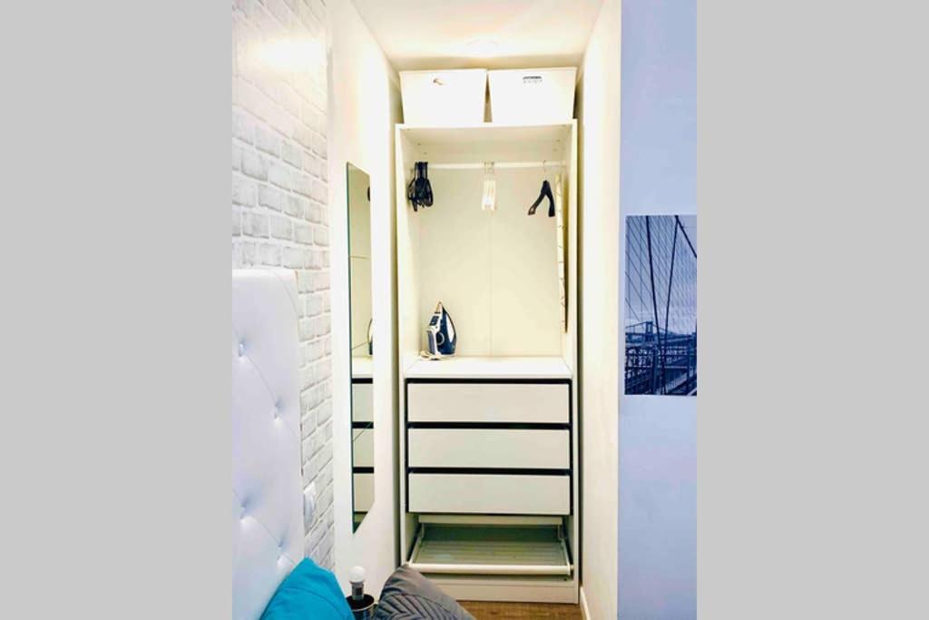 Apartamento Moderno Tipo Semisotano En Playa Canteras Con Wifi