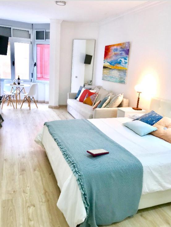 Cosy Loft In Front Of Blue Ocean Apartamento