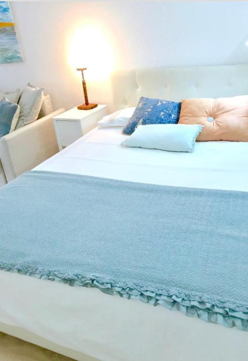 Cosy Loft In Front Of Blue Ocean Apartamento *