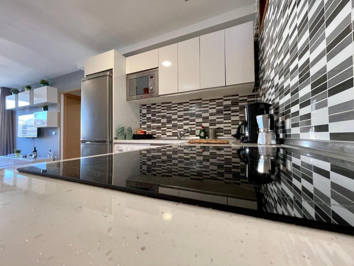 Ohmyhost360 - Sunny Holidays Apartment