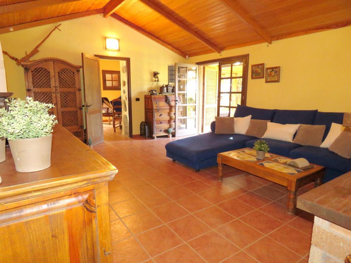 Charming In De Tirajana + Mountain Views