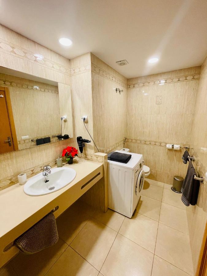 Su Eminencia - Sea View With Modern Comforts *