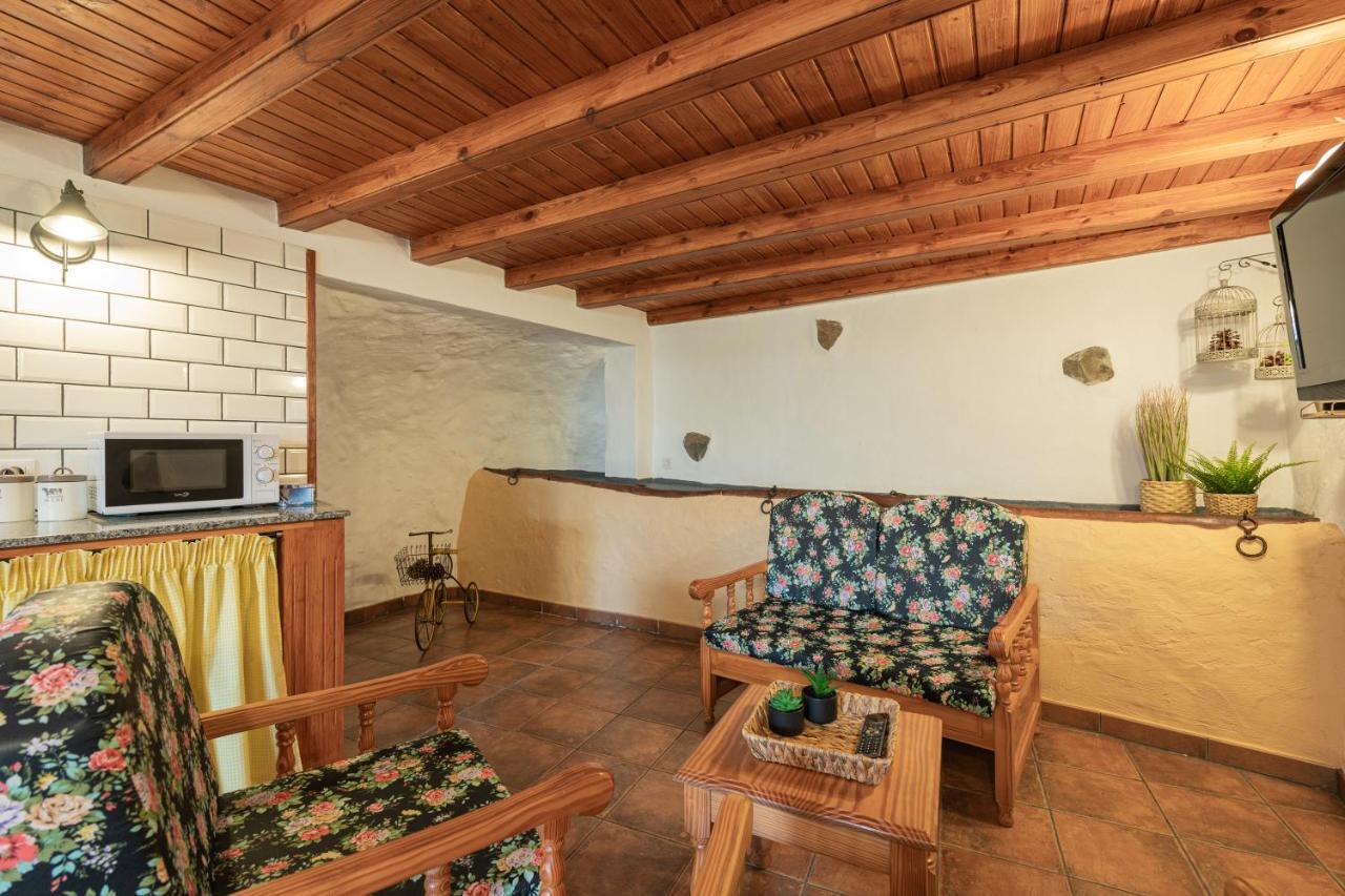 Sunset Views Terrace 2br Cave House - Parking