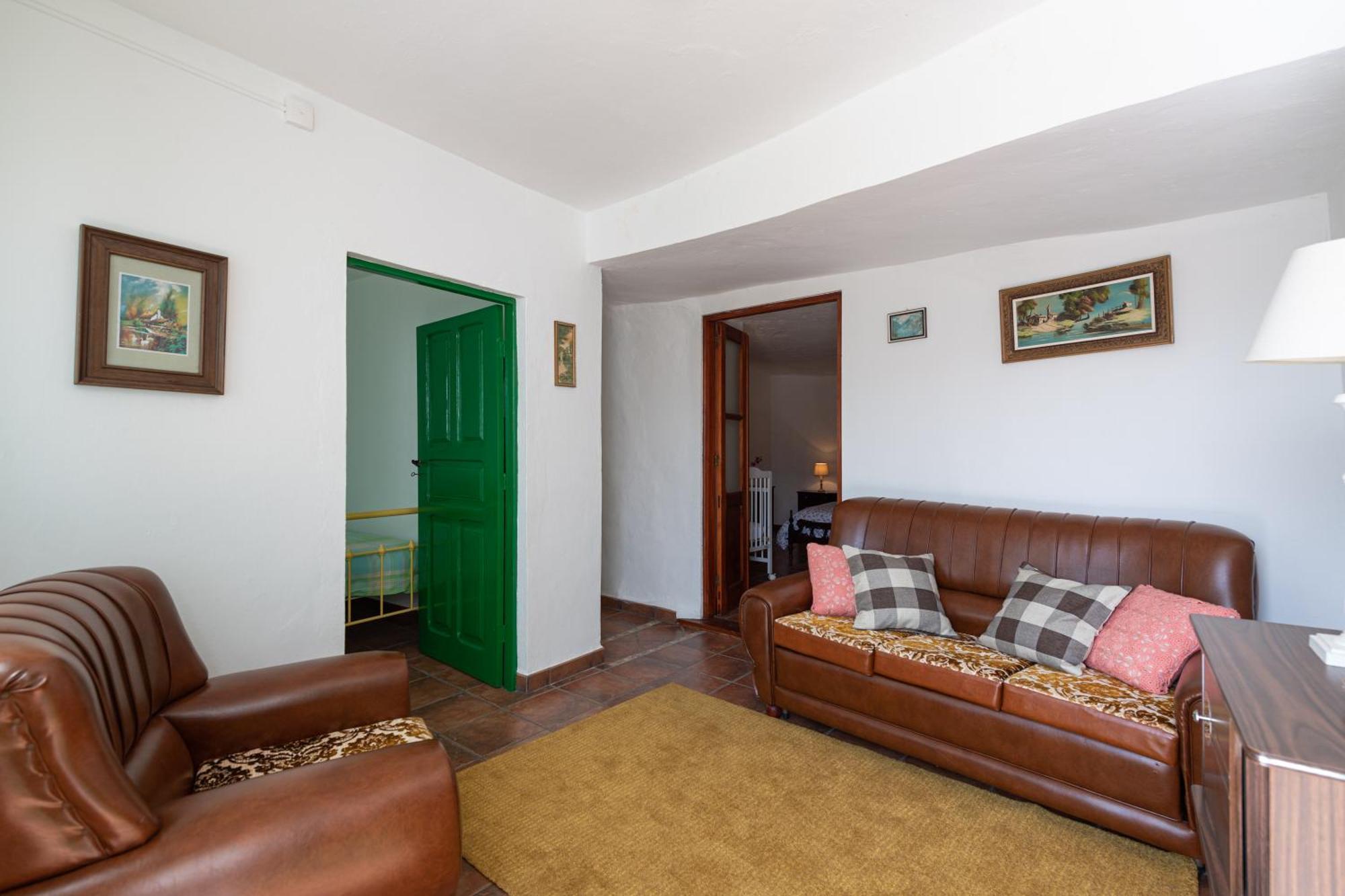 Sunset Views Terrace 2br Cave House - Parking