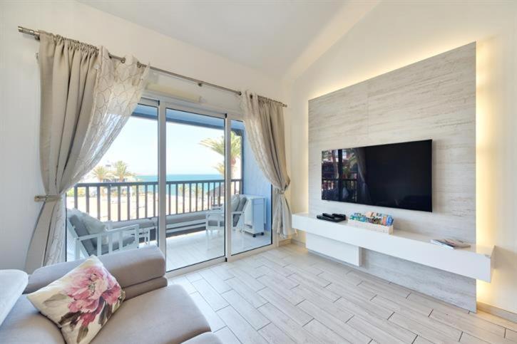 Holiday home Lidia & Paco Two Bedrooms Beachfront
