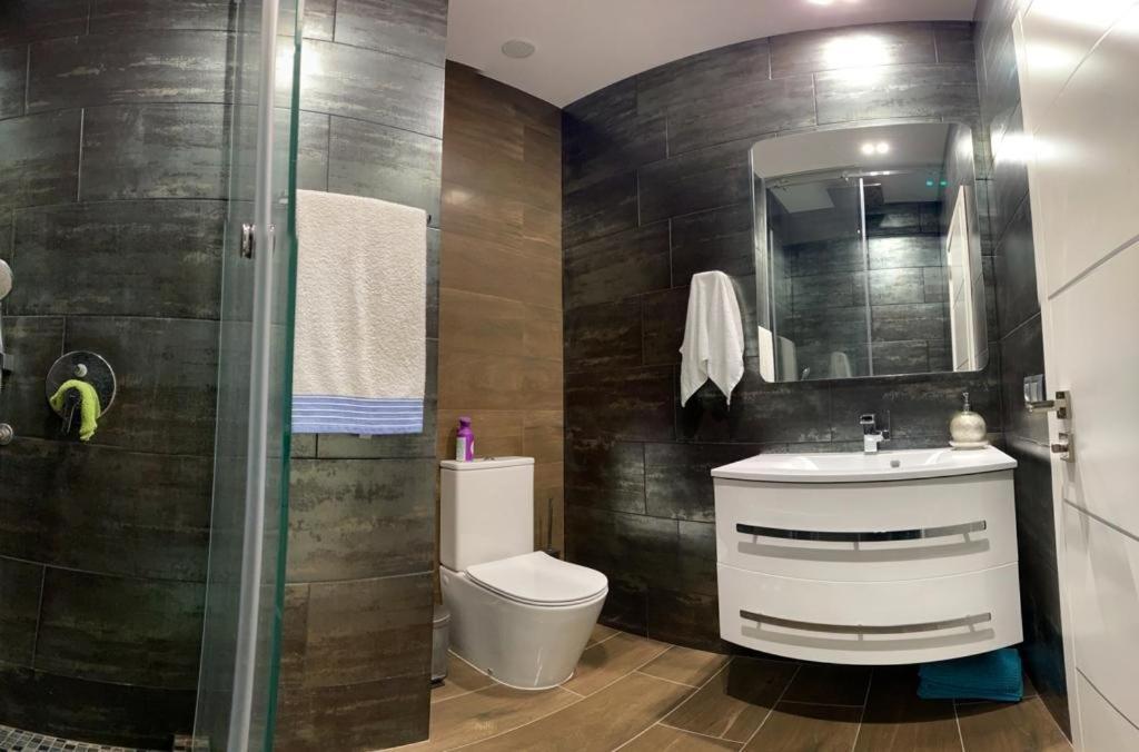 Penthouse In The Sea, Tauro Apartment