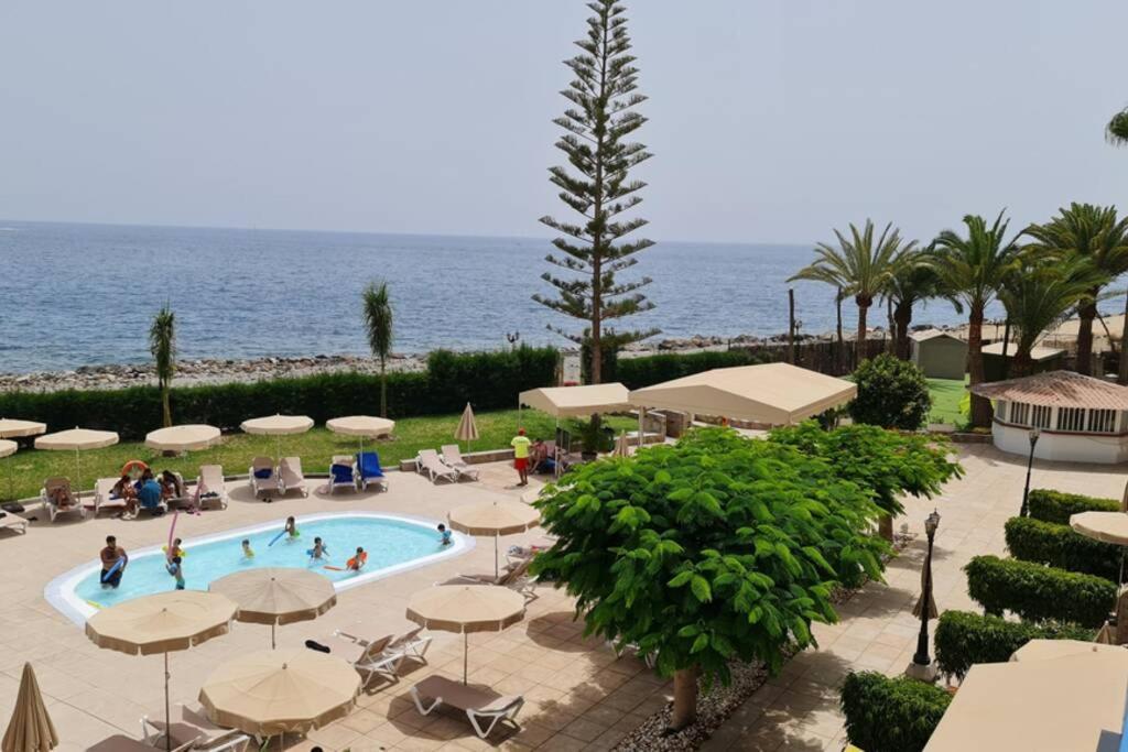 Apartamento Oceanfront Deluxe-45m, 2 Big Pools,2aircondition, 2tv-65