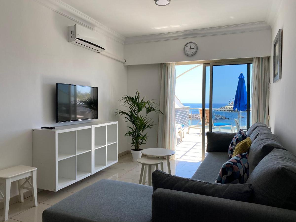Billy's Beachfront With Pool Access Apartment Puerto De Mogan