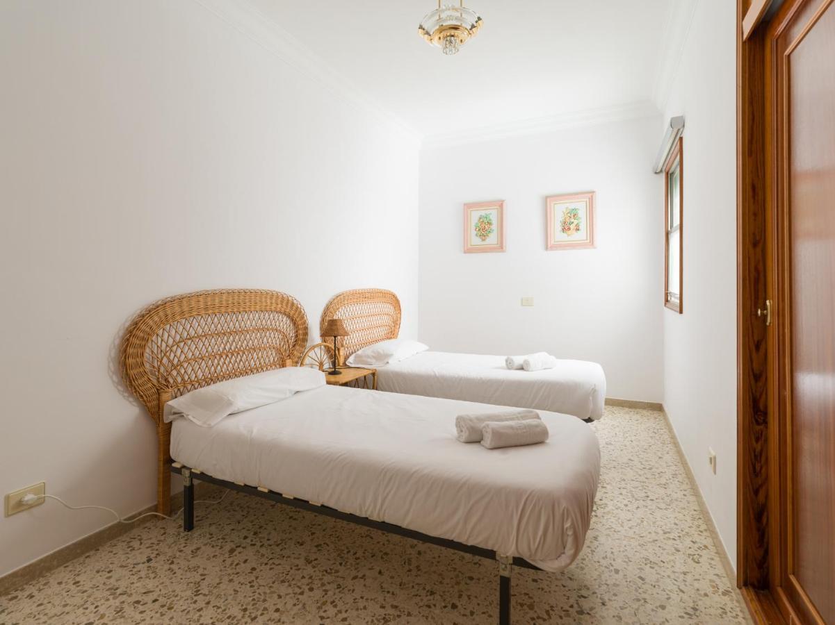 Huge Balcony Over Canteras By Canariasgetaway Casa vacanze *