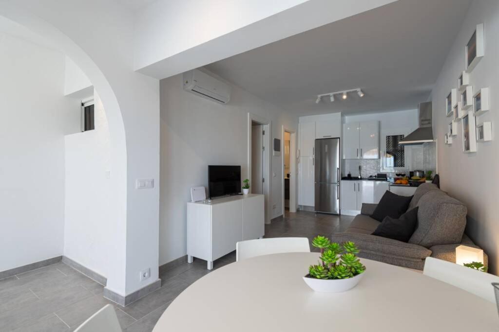 Appartamento With Amazing Views And Terrace Garden, Fast Fiber Wifi *