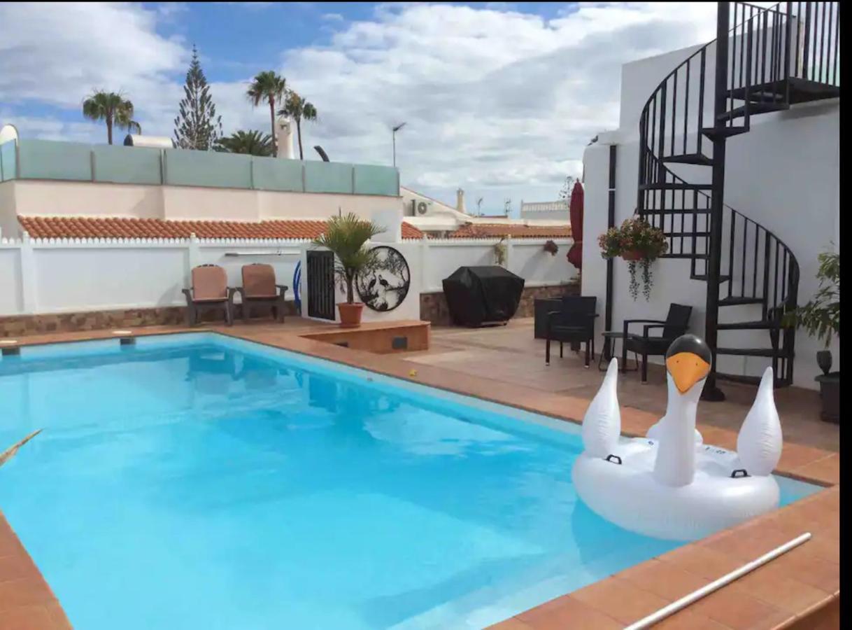 Villa Bahamas Private Heated Pool Close To Town.