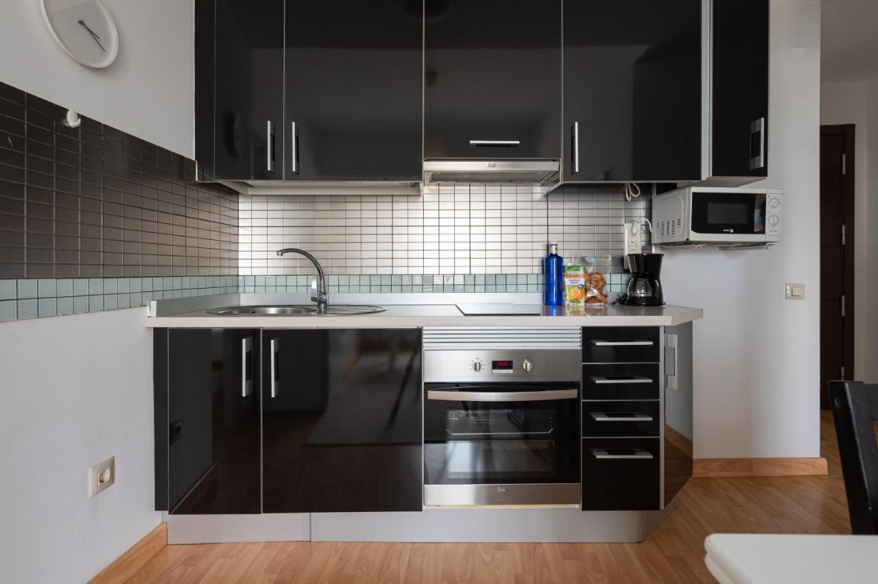 Homeforguest Two-bedroom In The Heart Of Triana Apartment *