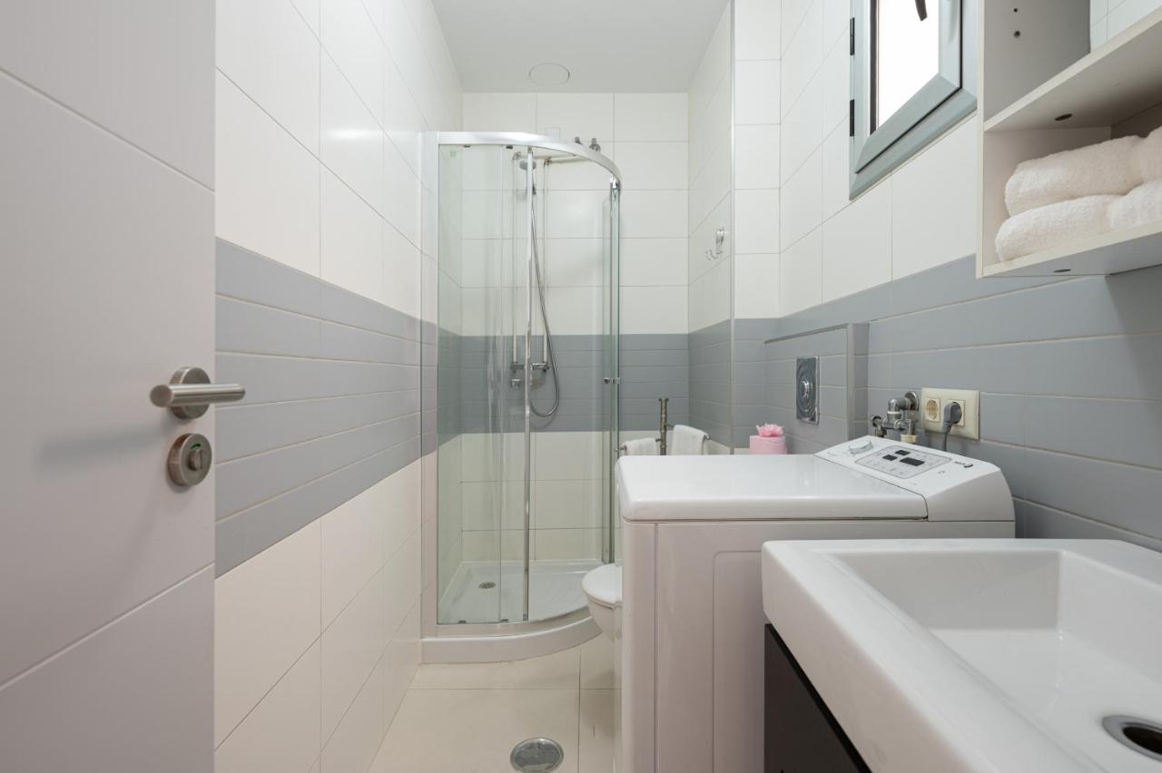 Apartment Homeforguest Two-bedroom In The Heart Of Triana *