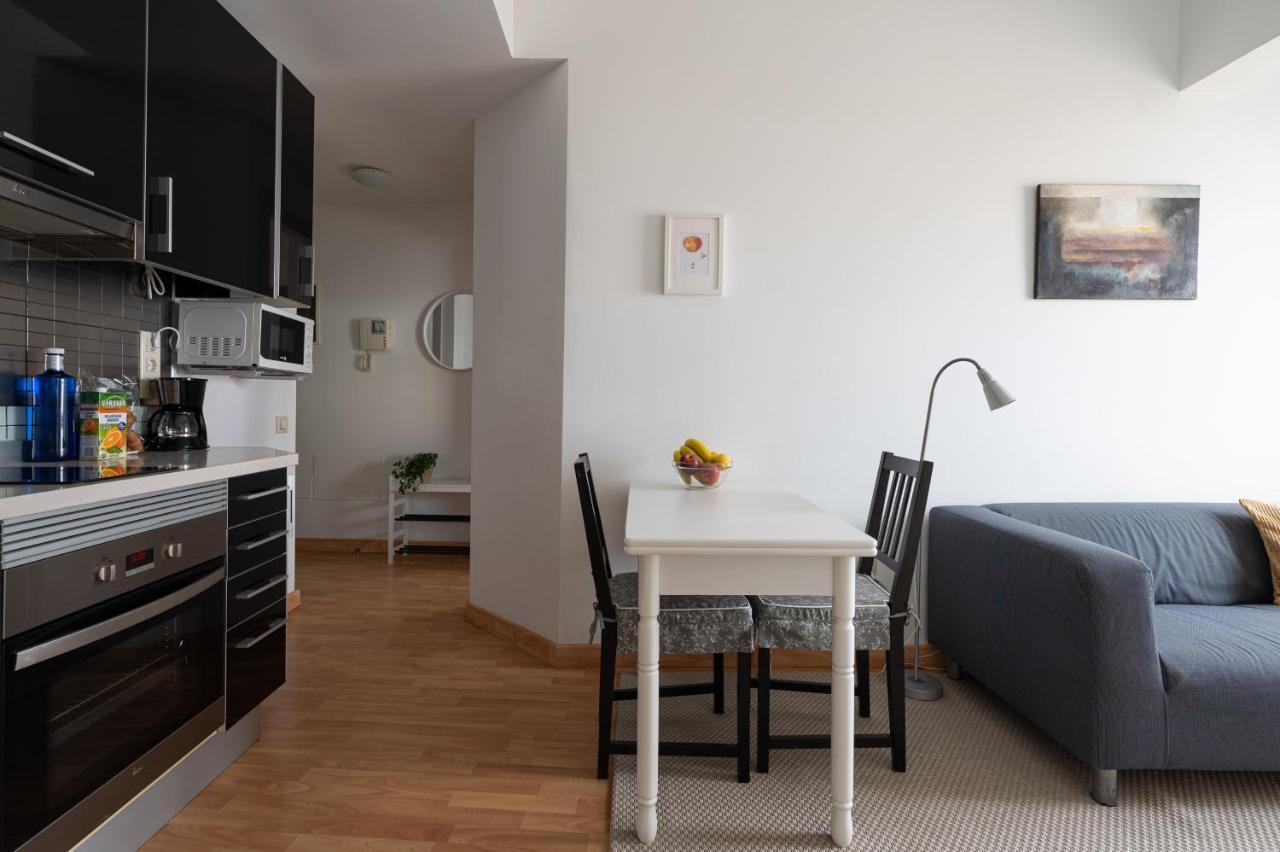 Homeforguest Two-bedroom In The Heart Of Triana Apartment