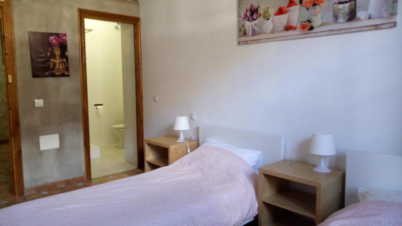 Charming 2-bedroom With Garden In Apartamento