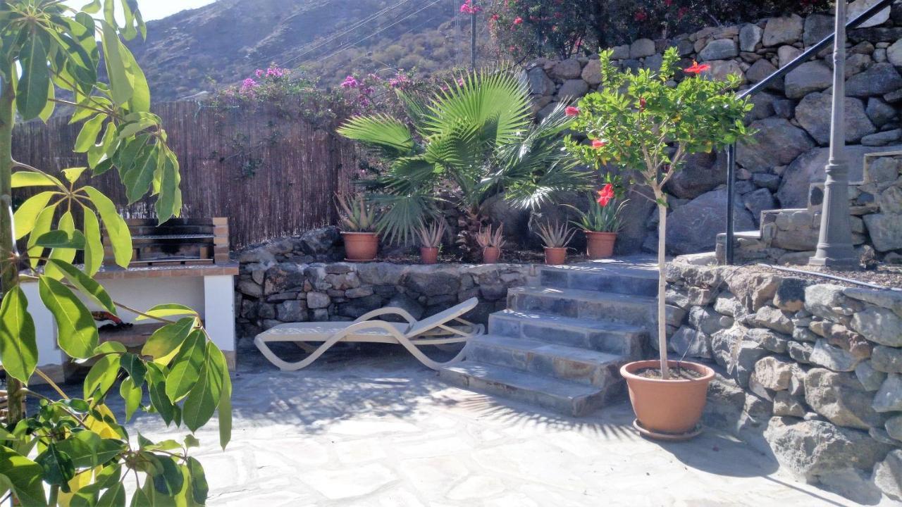 Apartamento Charming 2-bedroom With Garden In *