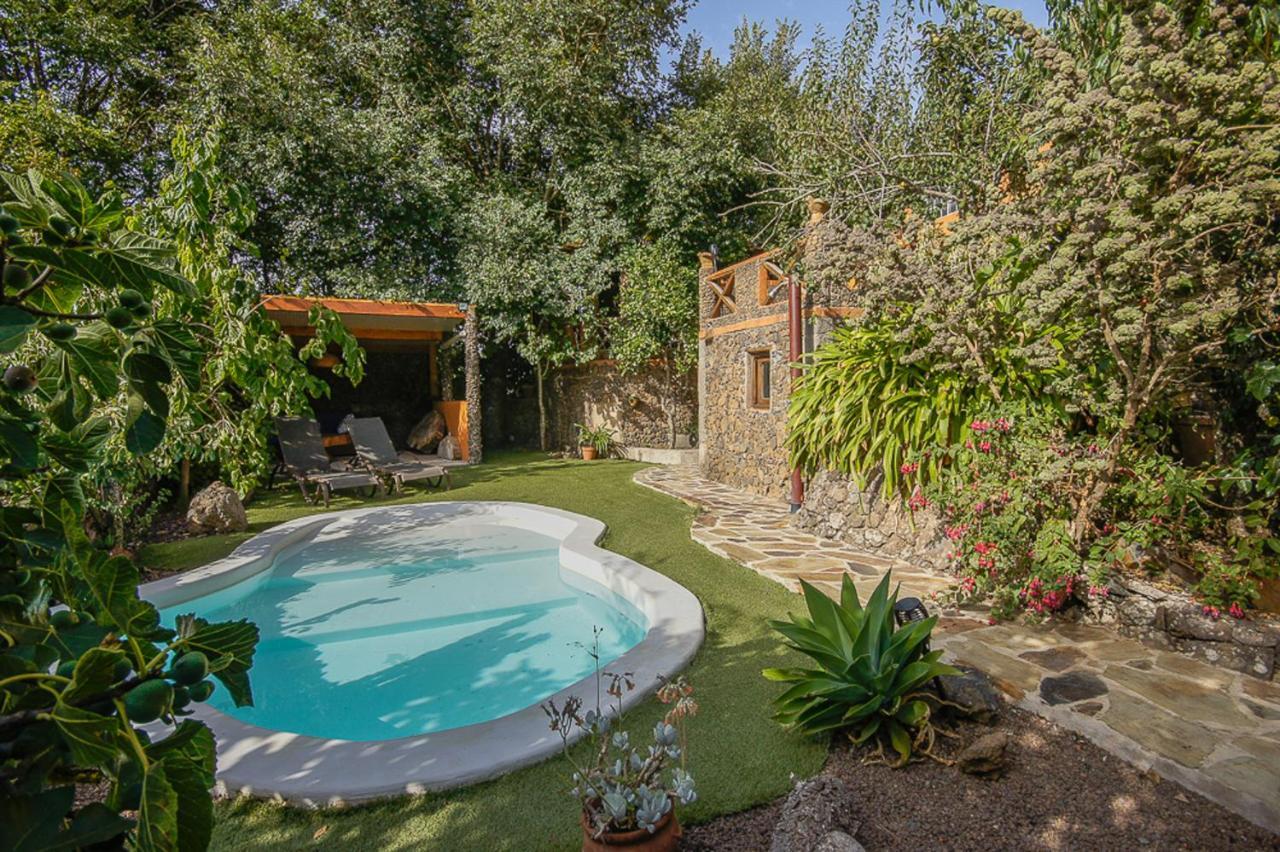 Matos Pool And Garden Holiday home *